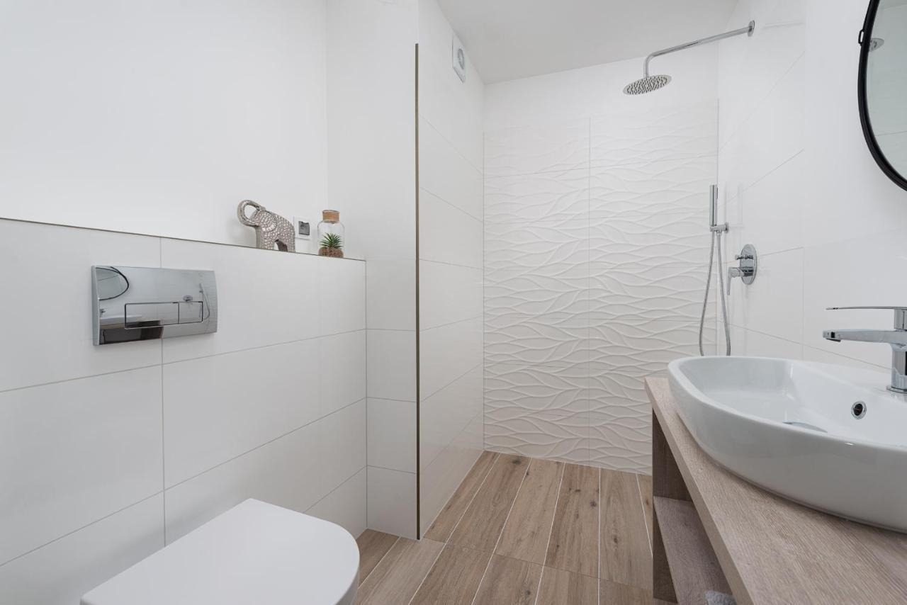 Roza Baltyku - Apartamenty I Pokoje A Dębki Extérieur photo
